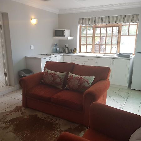 Settler Cottage Apartment Grahamstown Exterior photo